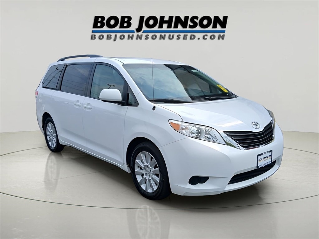 2014 Toyota Sienna LE 4WD