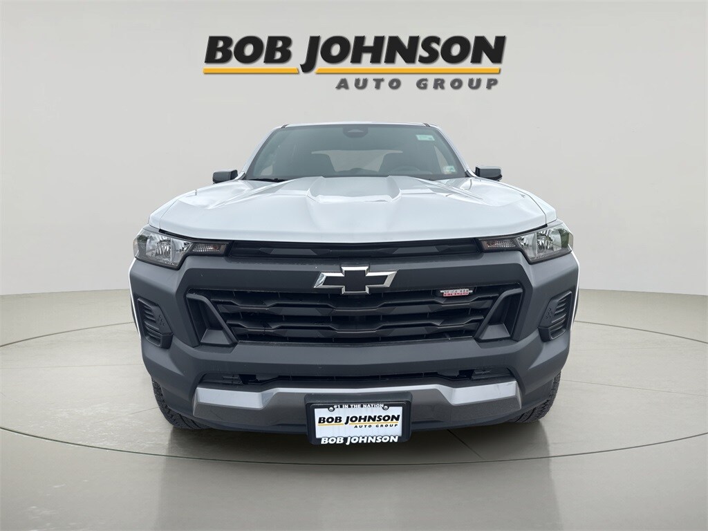 2025 Chevrolet Colorado Trail Boss photo 2