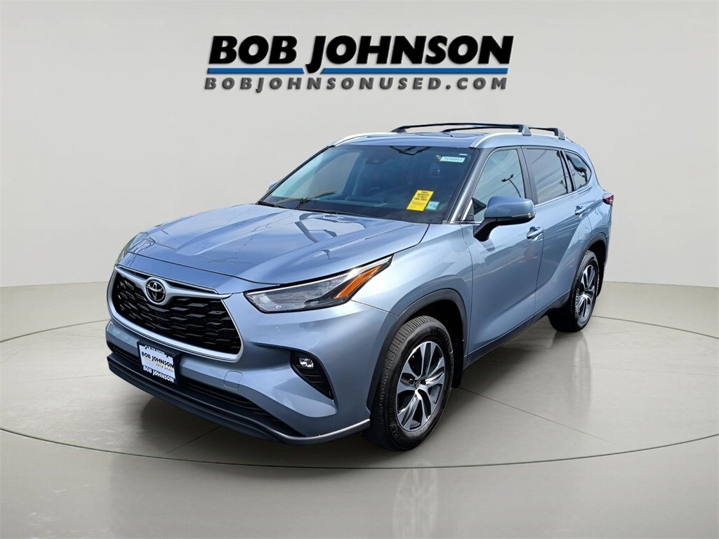 2023 Toyota Highlander XLE photo 3