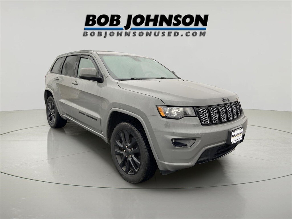 Used 2020 Jeep Grand Cherokee Laredo SUV