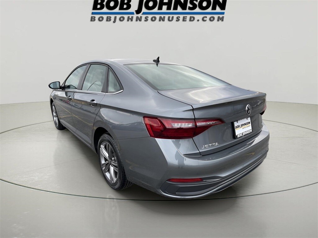 Certified 2022 Volkswagen Jetta 1.5T SE Sedan