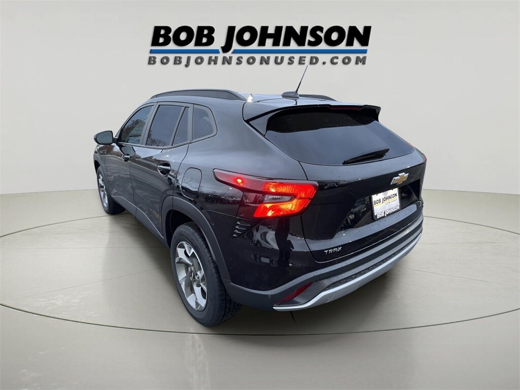 Used 2024 Chevrolet Trax LT SUV