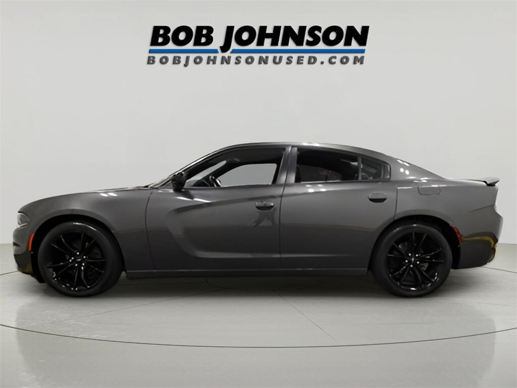 Used 2018 Dodge Charger SXT Sedan