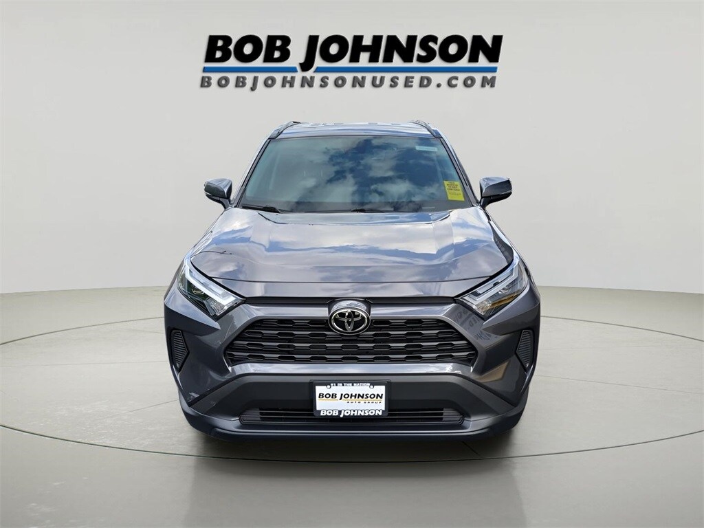 2023 Toyota RAV4 XLE photo 2