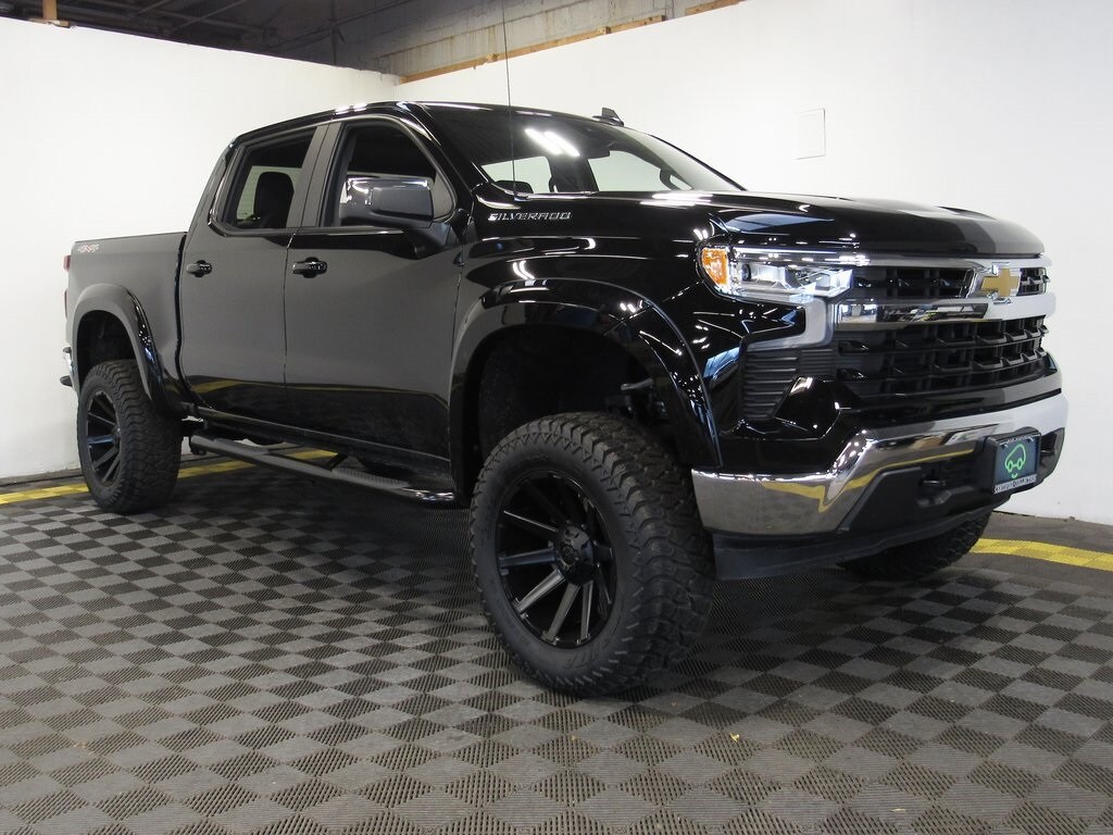 Used 2025 Chevrolet Silverado 1500 LT w/1LT Truck Crew Cab