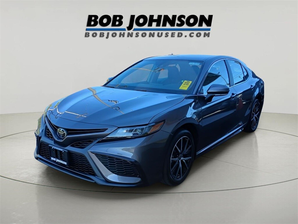 2024 Toyota Camry SE photo 3