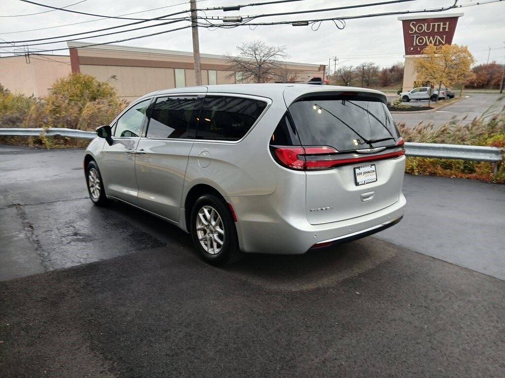 Used 2024 Chrysler Pacifica Touring L Van Passenger Van
