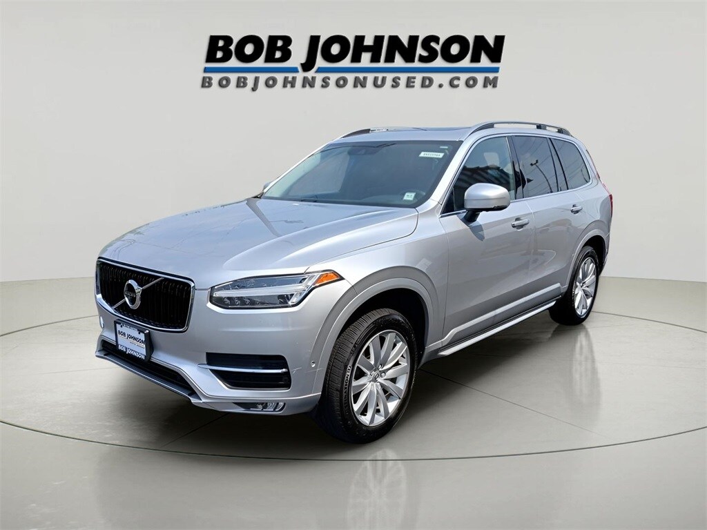 2018 Volvo XC90 T5 AWD Momentum photo 3