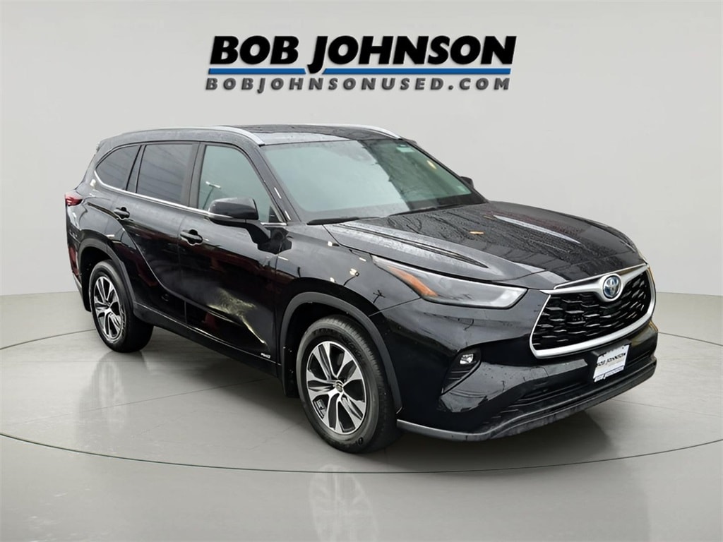 Used 2023 Toyota Highlander Hybrid XLE SUV