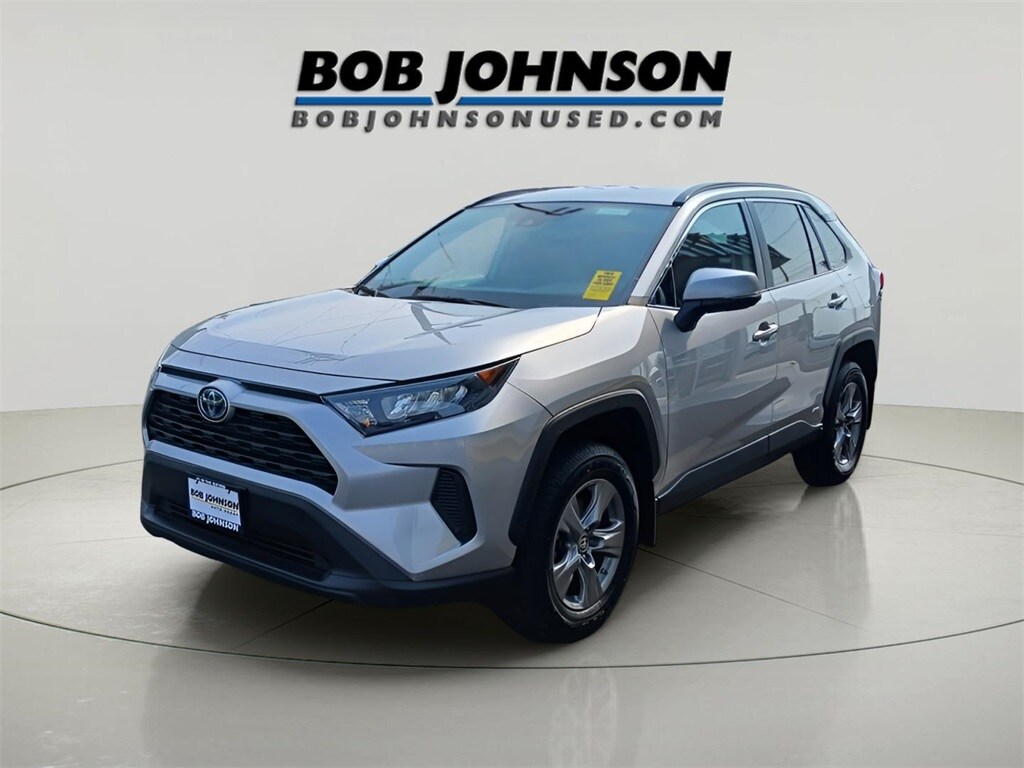 2022 Toyota RAV4 Hybrid LE photo 3