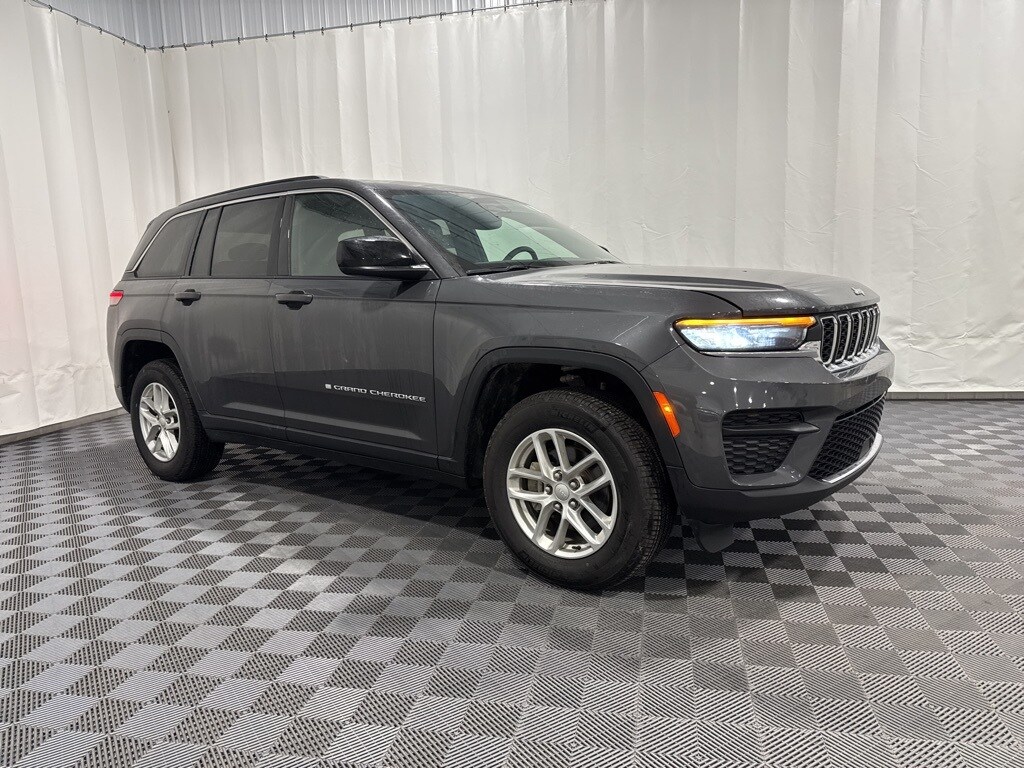 Used 2024 Jeep Grand Cherokee Laredo SUV