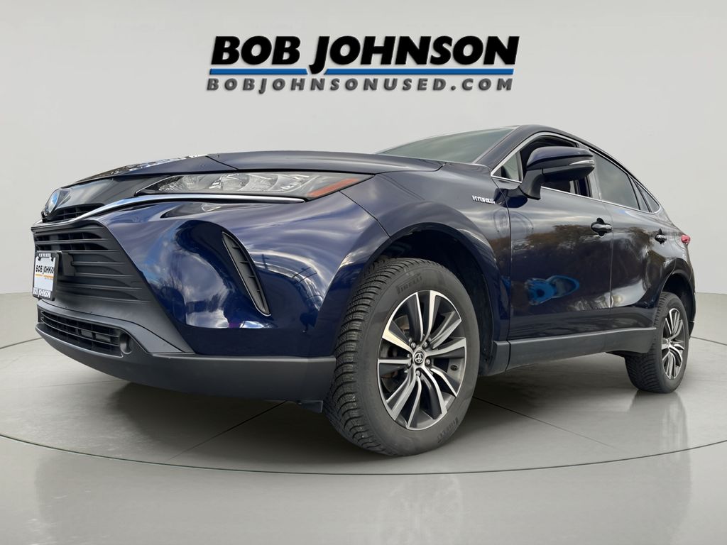 2021 Toyota Venza LE photo 3