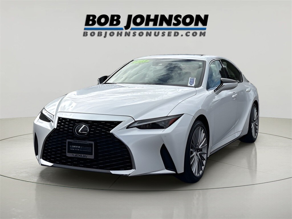 2023 Lexus IS 300 photo 3