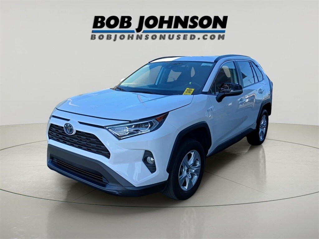 2021 Toyota RAV4 Hybrid XLE photo 3