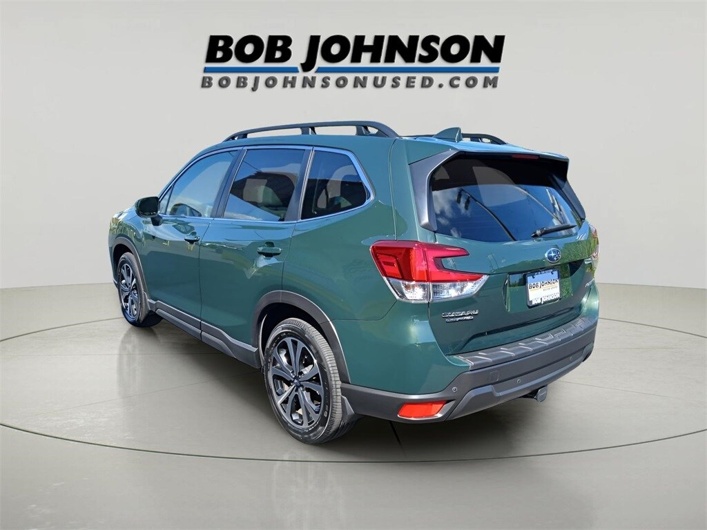 2023 Subaru Forester Limited photo 4