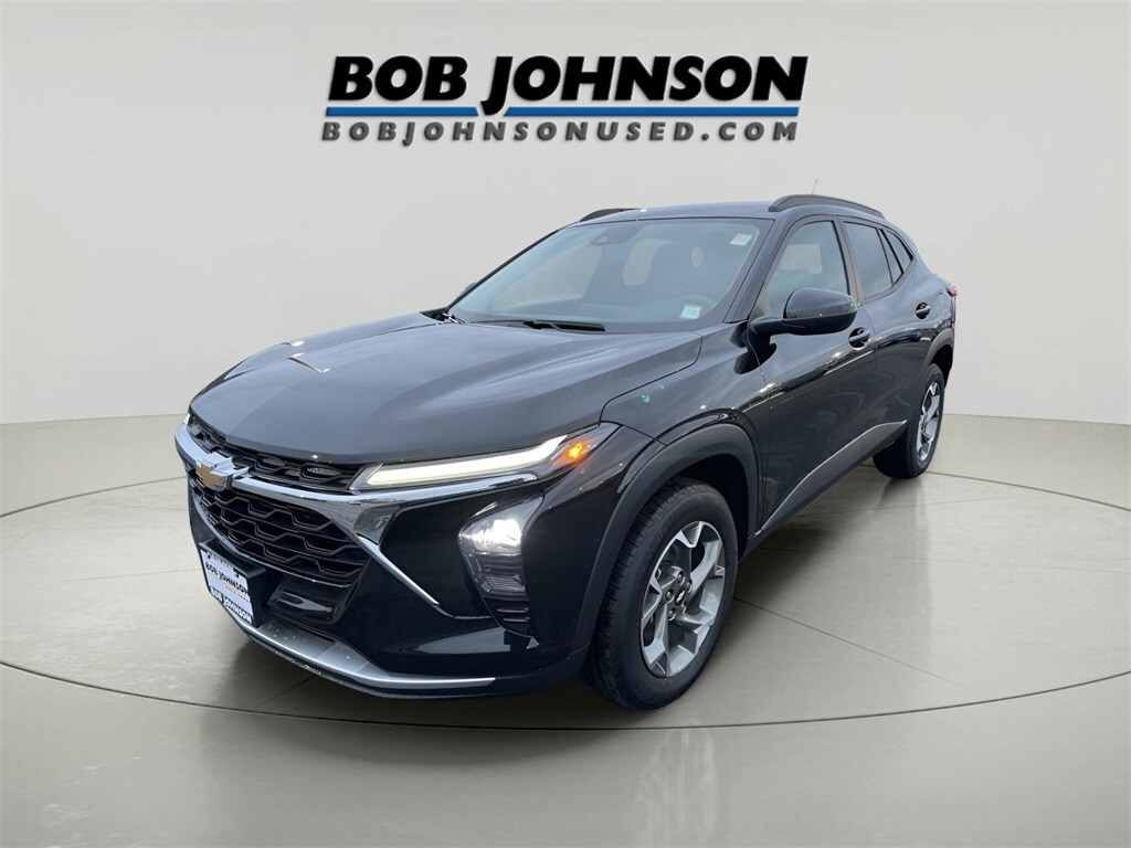 Used 2024 Chevrolet Trax LT SUV