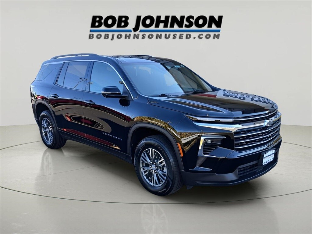 Used 2024 Chevrolet Traverse LT SUV