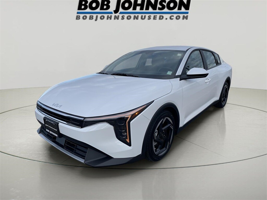 2025 Kia K4 EX photo 2