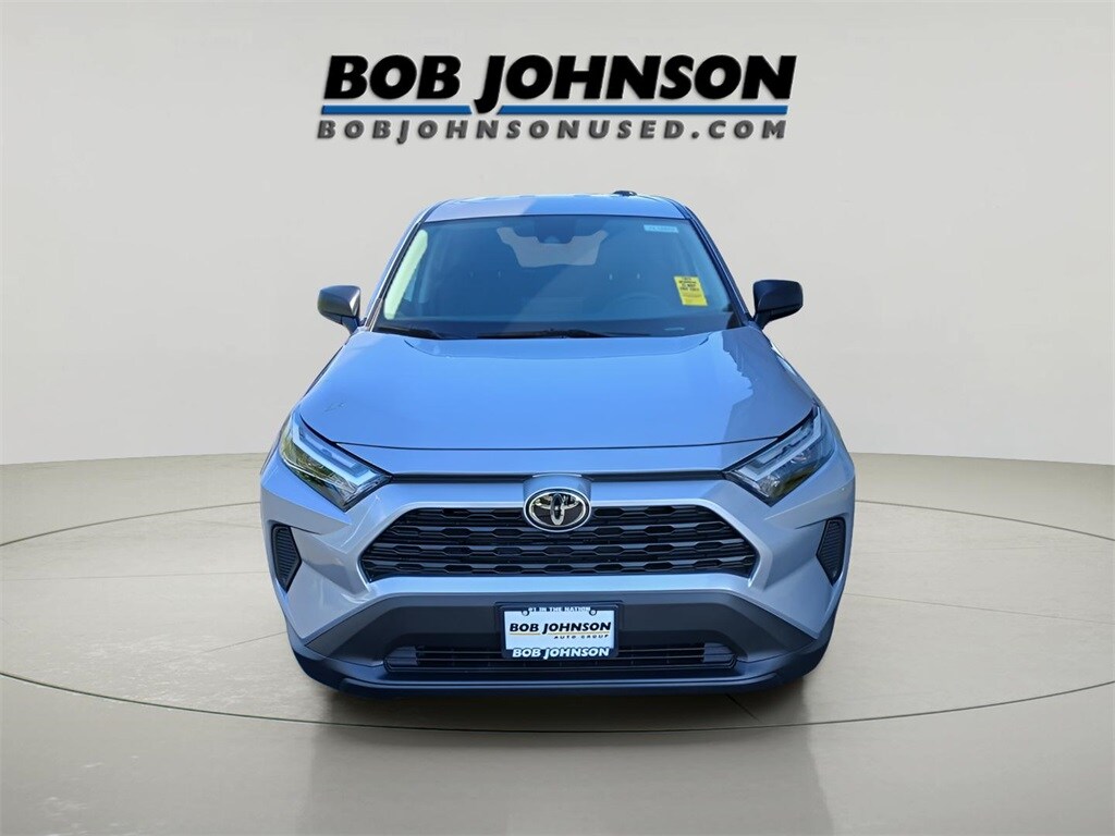 2023 Toyota RAV4 LE photo 2
