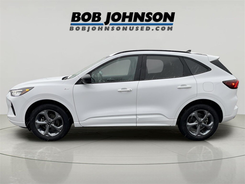 2023 Ford Escape ST-Line photo 4