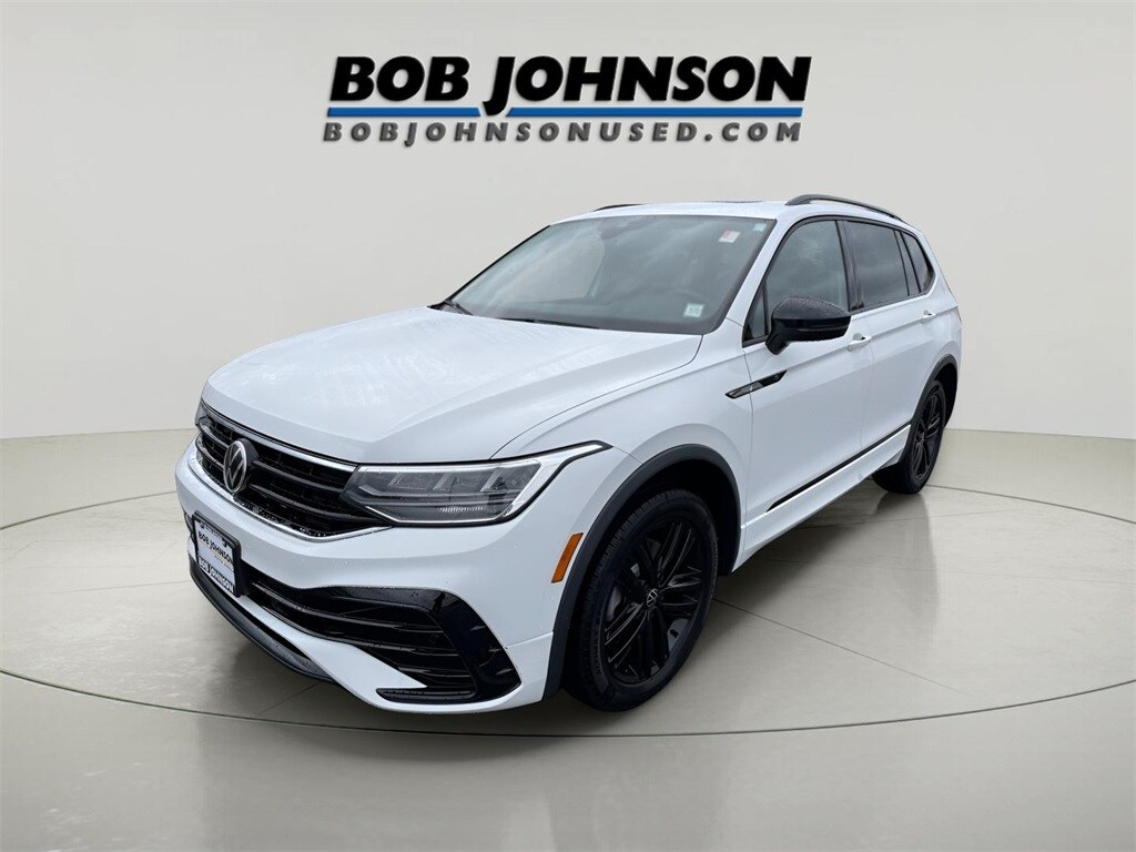 2022 Volkswagen Tiguan SE R-Line Black photo 2