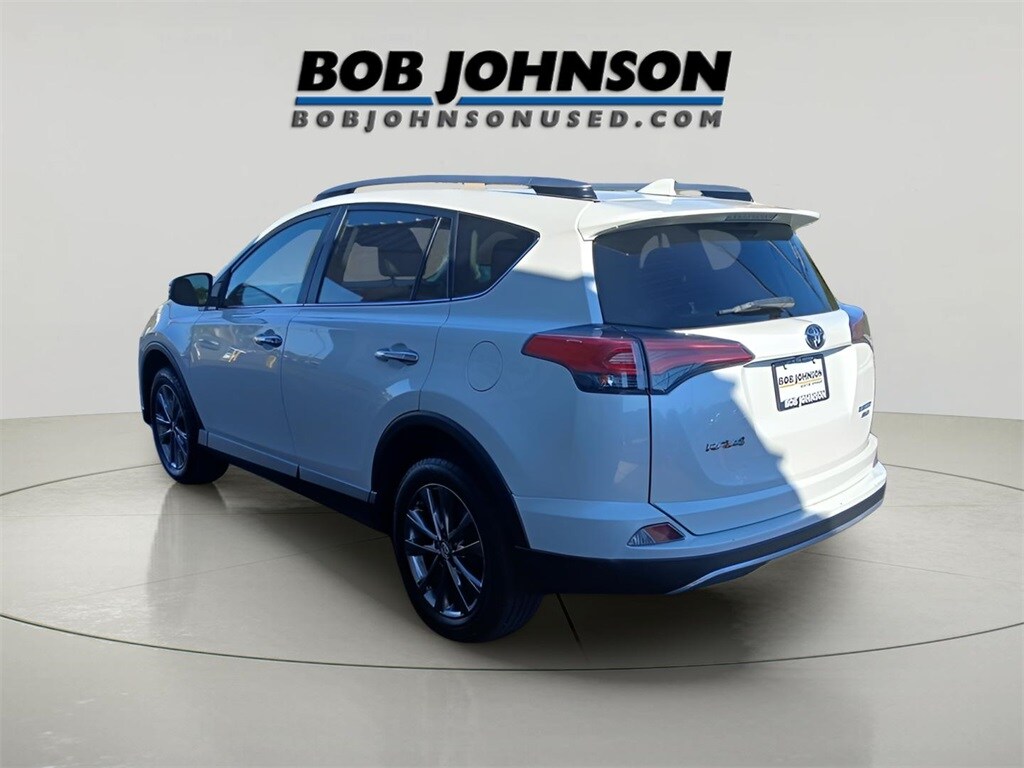 2018 Toyota RAV4 Limited photo 4