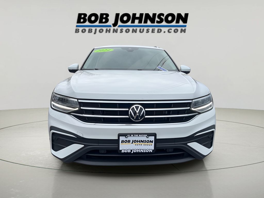 2024 Volkswagen Tiguan SE Wolfsburg Edition photo 2