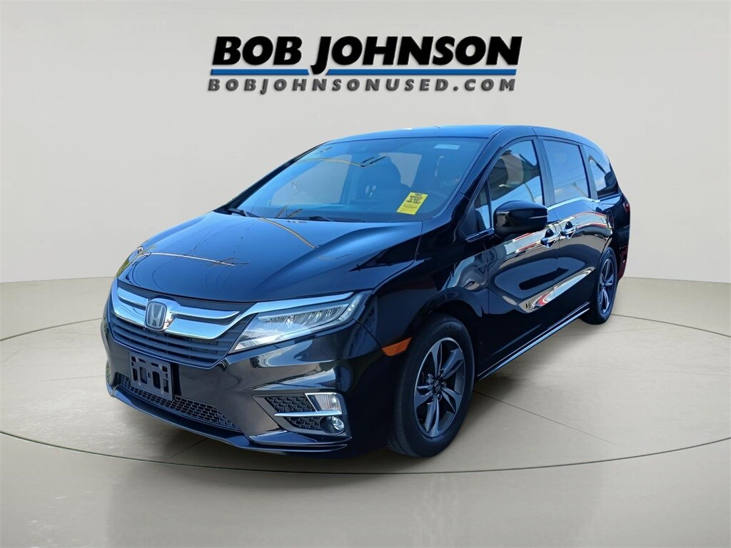 2018 Honda Odyssey Touring photo 2