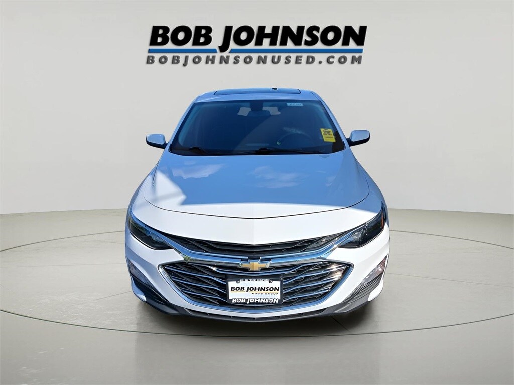 2022 Chevrolet Malibu 1LT photo 2