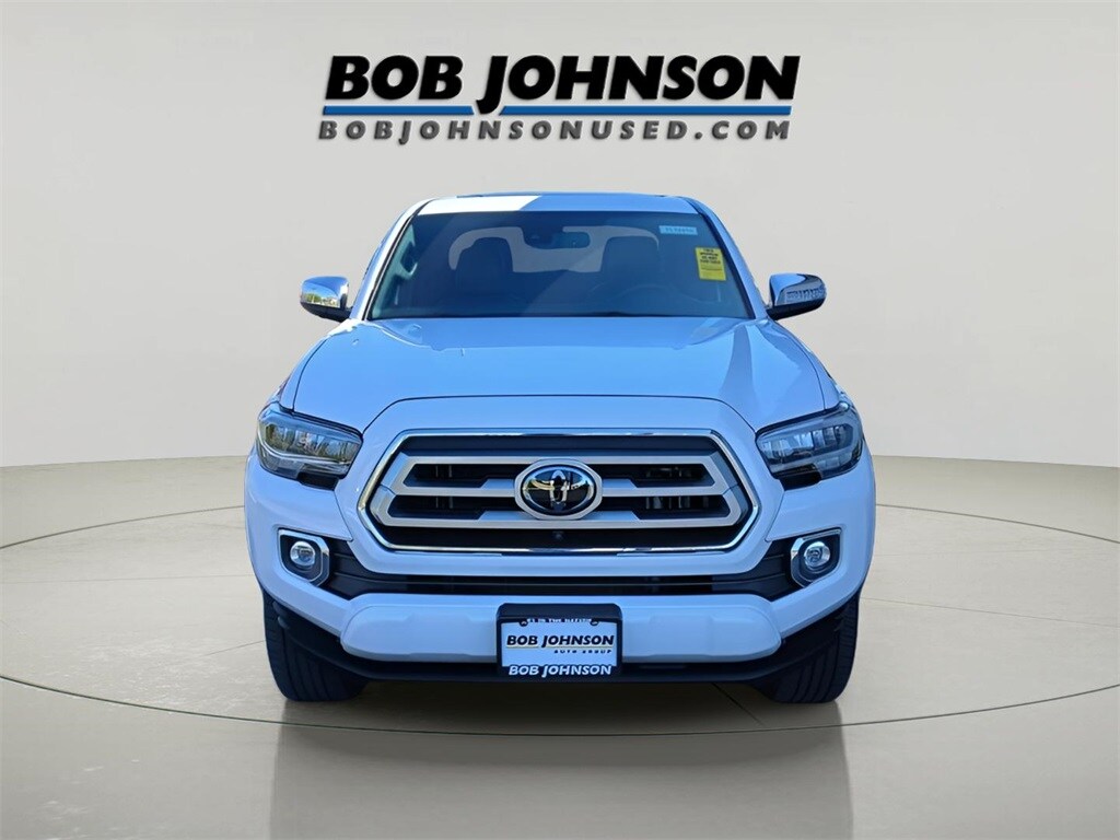 2023 Toyota Tacoma Limited V6 photo 2