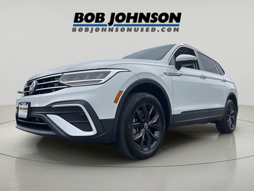 2024 Volkswagen Tiguan SE Wolfsburg Edition photo 3