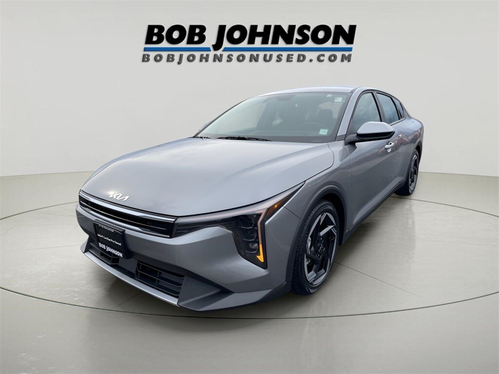 2025 Kia K4 EX photo 2