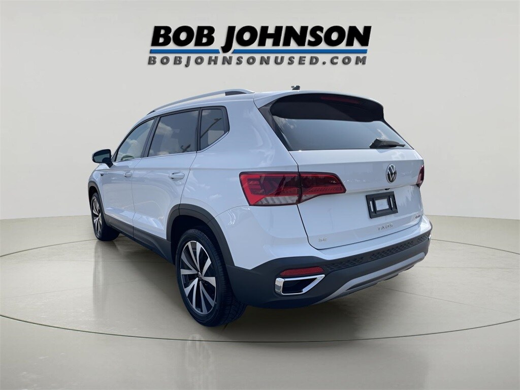 2022 Volkswagen Taos SE photo 4