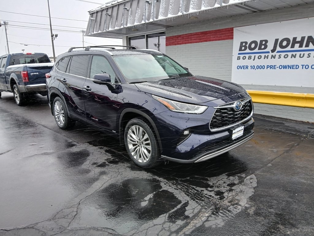 Used 2023 Toyota Highlander Hybrid Platinum SUV