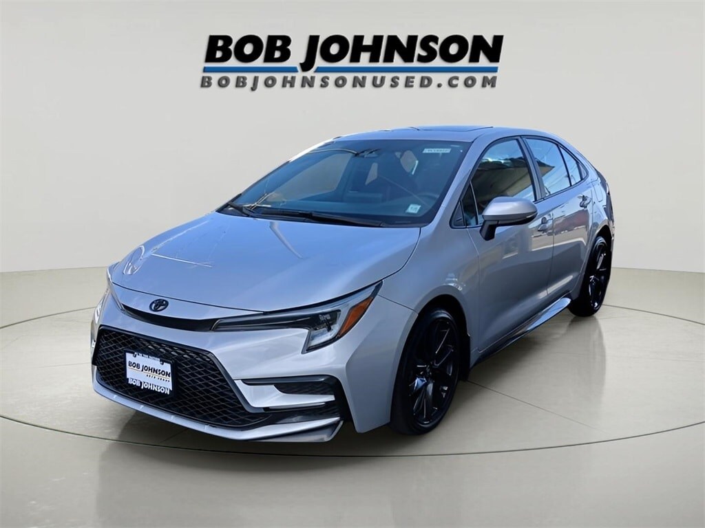 2023 Toyota Corolla SE photo 3