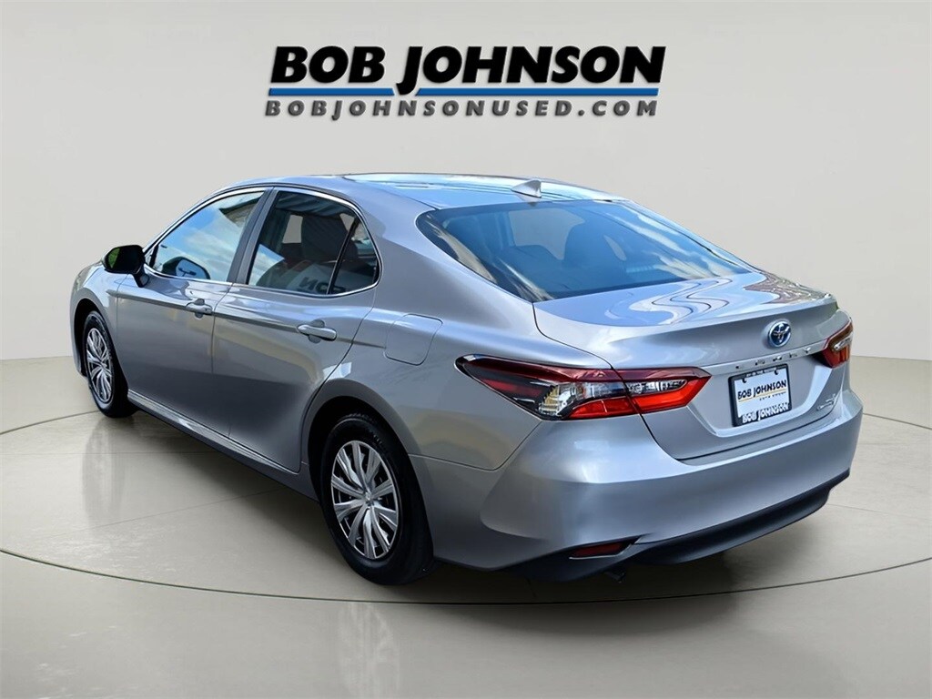 2024 Toyota Camry Hybrid LE photo 3