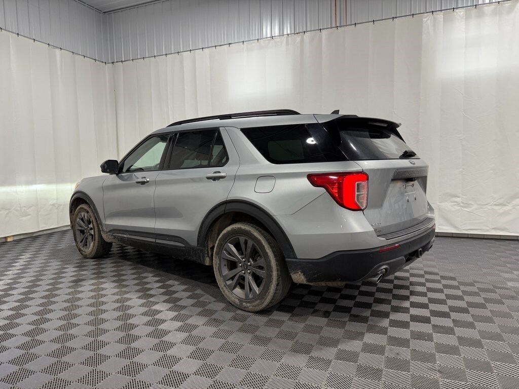 2022 Ford Explorer XLT photo 2
