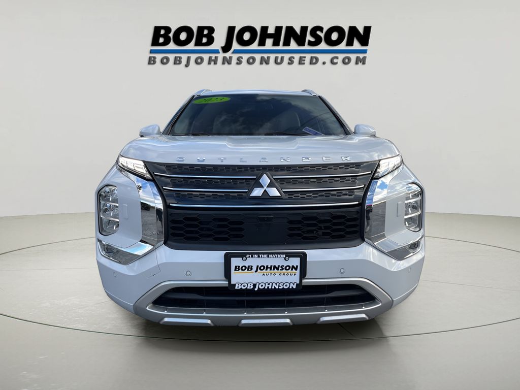 2023 Mitsubishi Outlander PHEV SEL photo 2