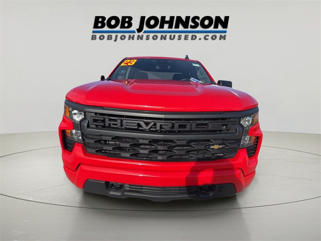 2023 Chevrolet Silverado 1500 Custom photo 2
