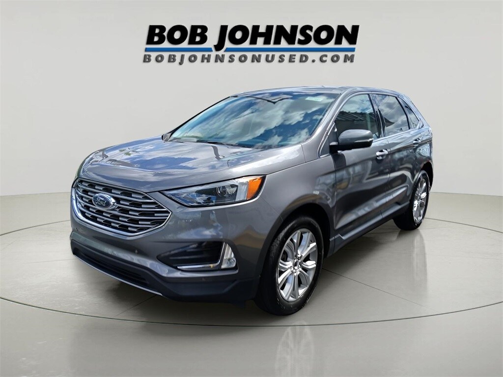 2022 Ford Edge Titanium photo 3