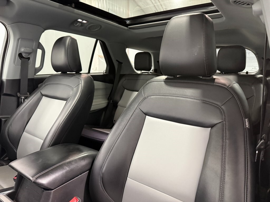 2022 Ford Explorer XLT photo 4