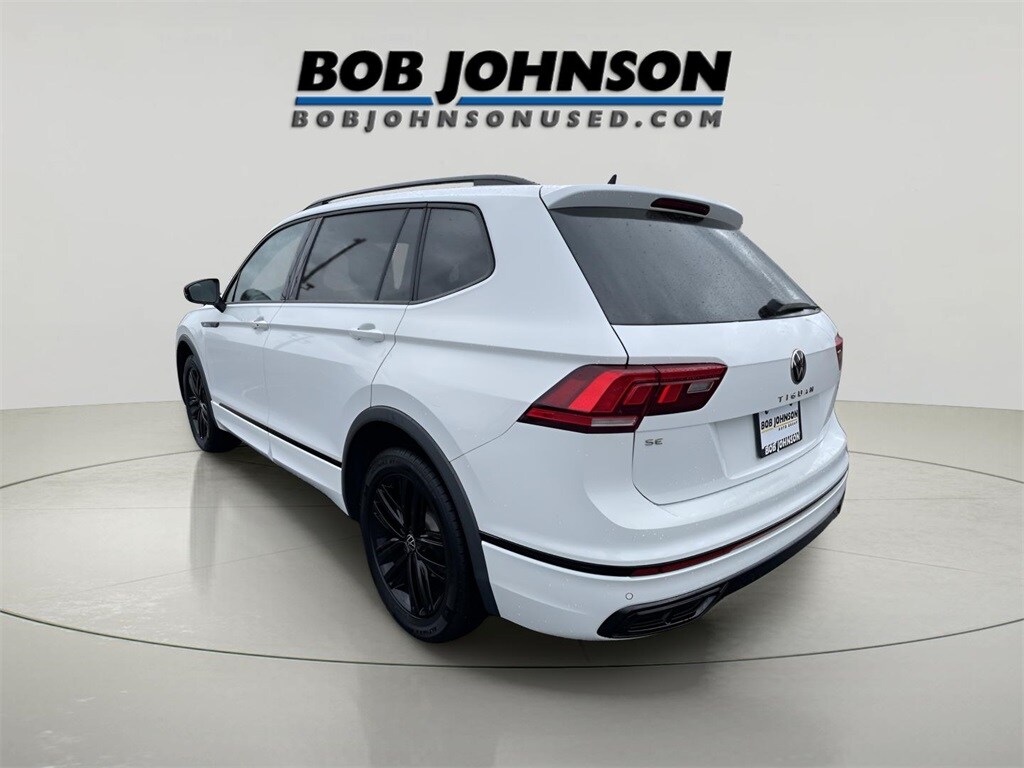 2022 Volkswagen Tiguan SE R-Line Black photo 4