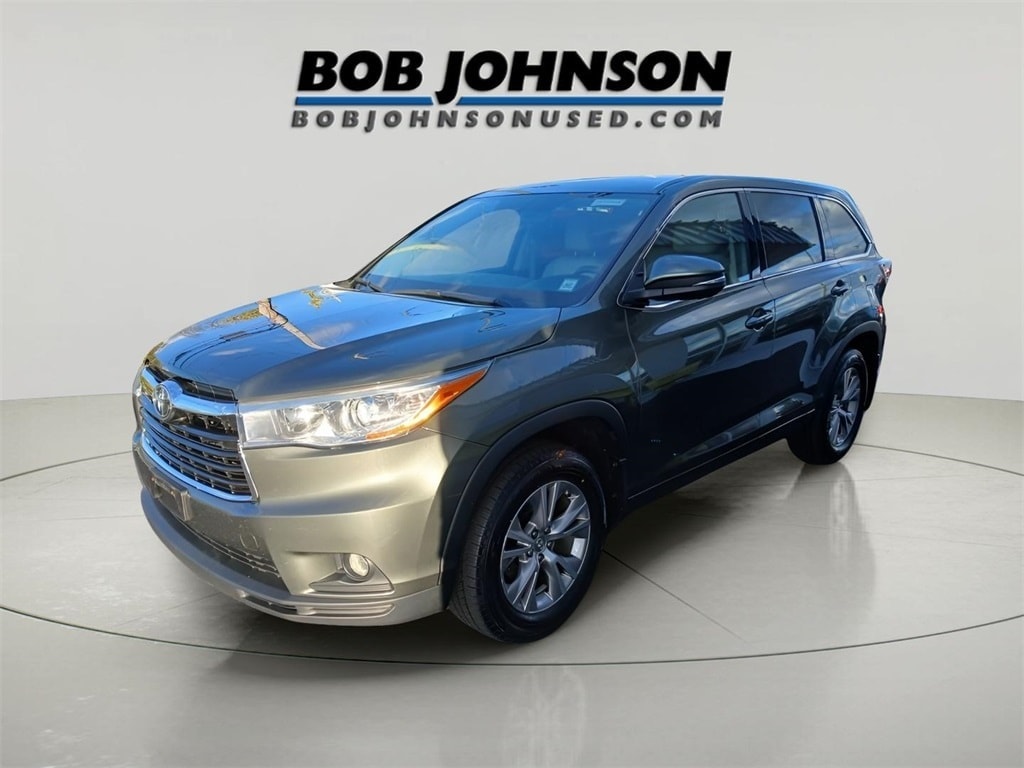 Used 2014 Toyota Highlander LE Plus V6 SUV