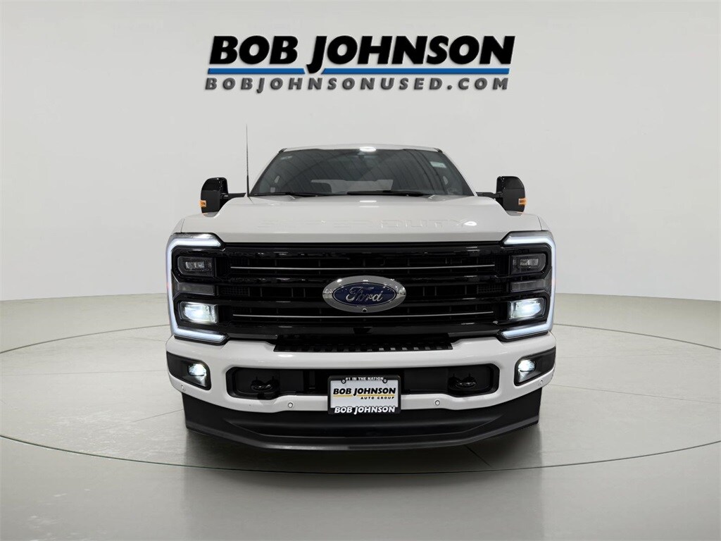 2025 Ford F-250 Platinum photo 4