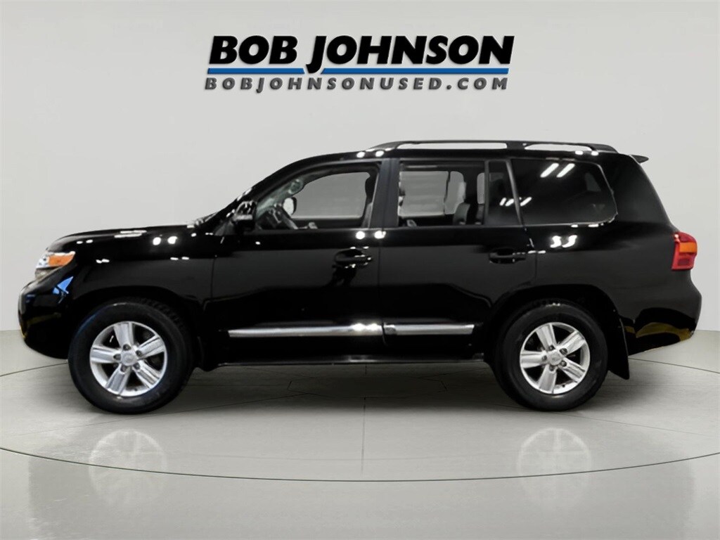 2013 Toyota Land Cruiser Base photo 2