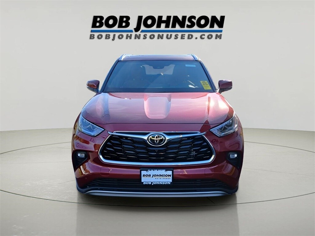 2022 Toyota Highlander Platinum photo 2