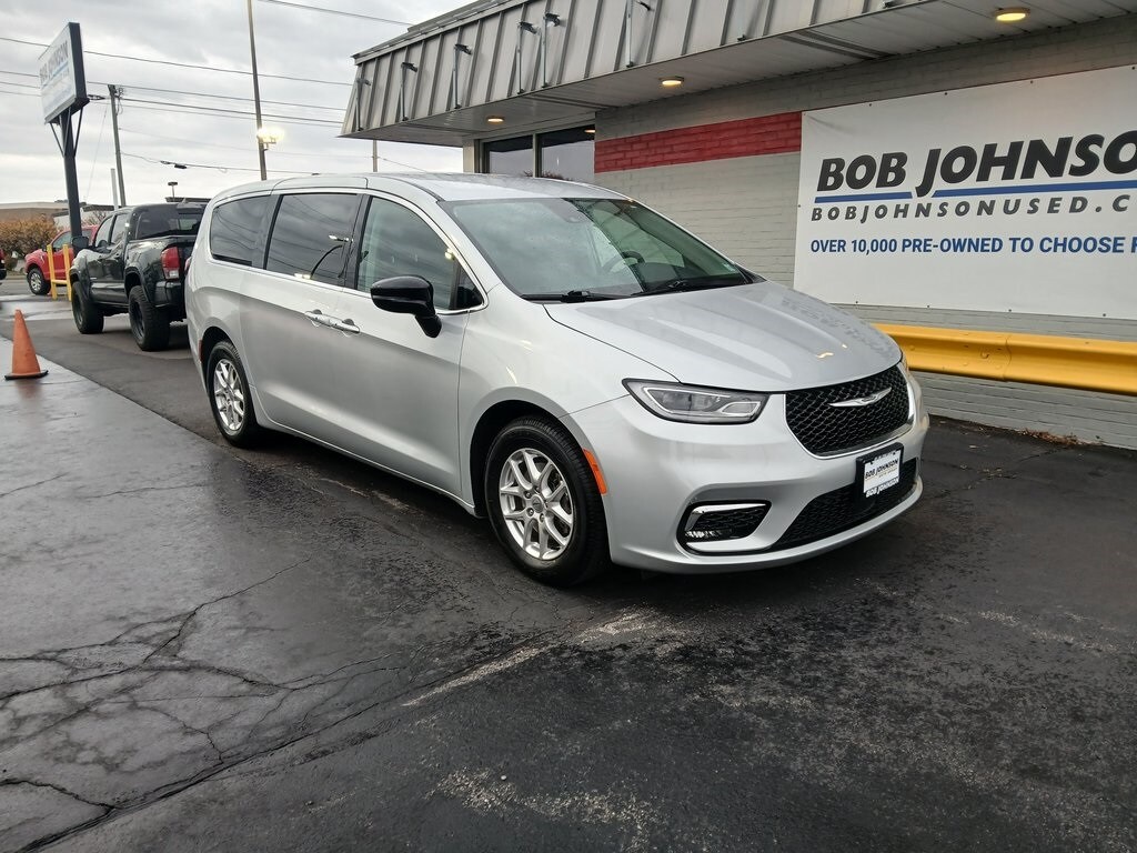 Used 2024 Chrysler Pacifica Touring L Van Passenger Van