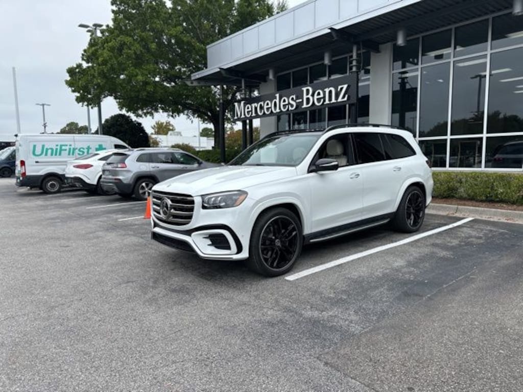 New 2025 Mercedes-Benz GLS 450 4MATIC SUV