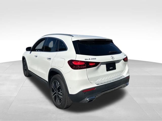 2025 Mercedes Benz GLA 250 4MATIC photo 3