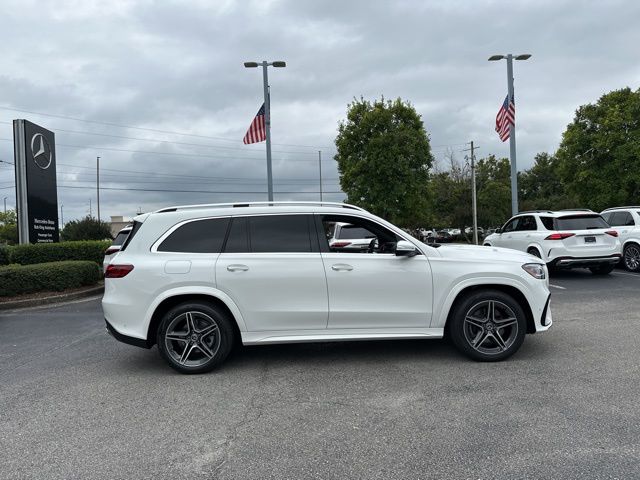 2026 Mercedes Benz GLS 450 4MATIC photo 2